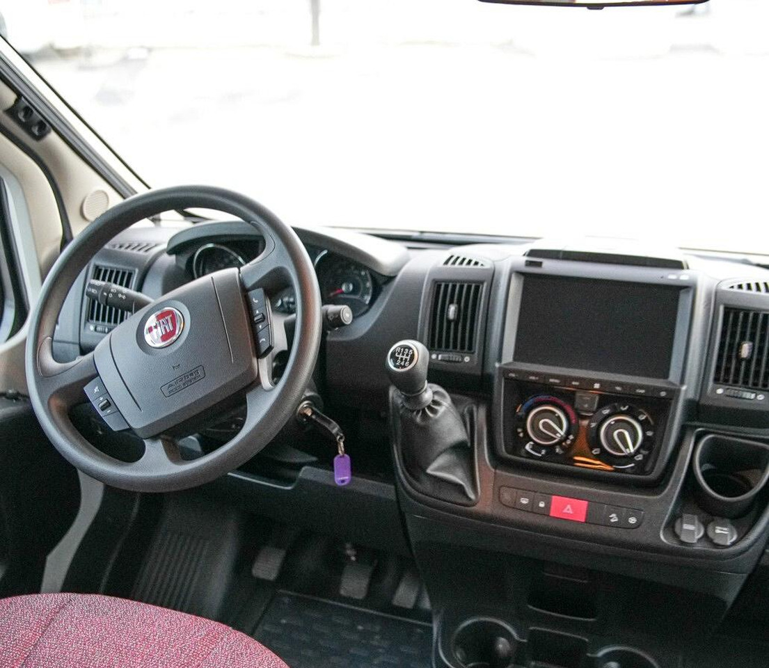 Knaus LIVE TRAVELLER 600 - Alkoven kamper: slika Knaus LIVE TRAVELLER 600 - Alkoven kamper Knaus LIVE TRAVELLER 600 - Alkoven kamper: slika Knaus LIVE TRAVELLER 600 - Alkoven kamper