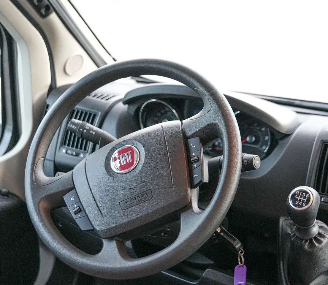 Knaus LIVE TRAVELLER 600 - Alkoven kamper: slika Knaus LIVE TRAVELLER 600 - Alkoven kamper Knaus LIVE TRAVELLER 600 - Alkoven kamper: slika Knaus LIVE TRAVELLER 600 - Alkoven kamper