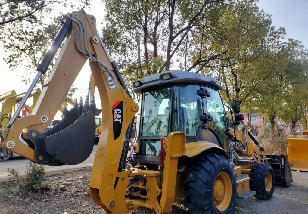 CAT 420 F Caterpillar 420F backhoe loader - Rovokopač-utovarivač: slika CAT 420 F Caterpillar 420F backhoe loader - Rovokopač-utovarivač CAT 420 F Caterpillar 420F backhoe loader - Rovokopač-utovarivač: slika CAT 420 F Caterpillar 420F backhoe loader - Rovokopač-utovarivač