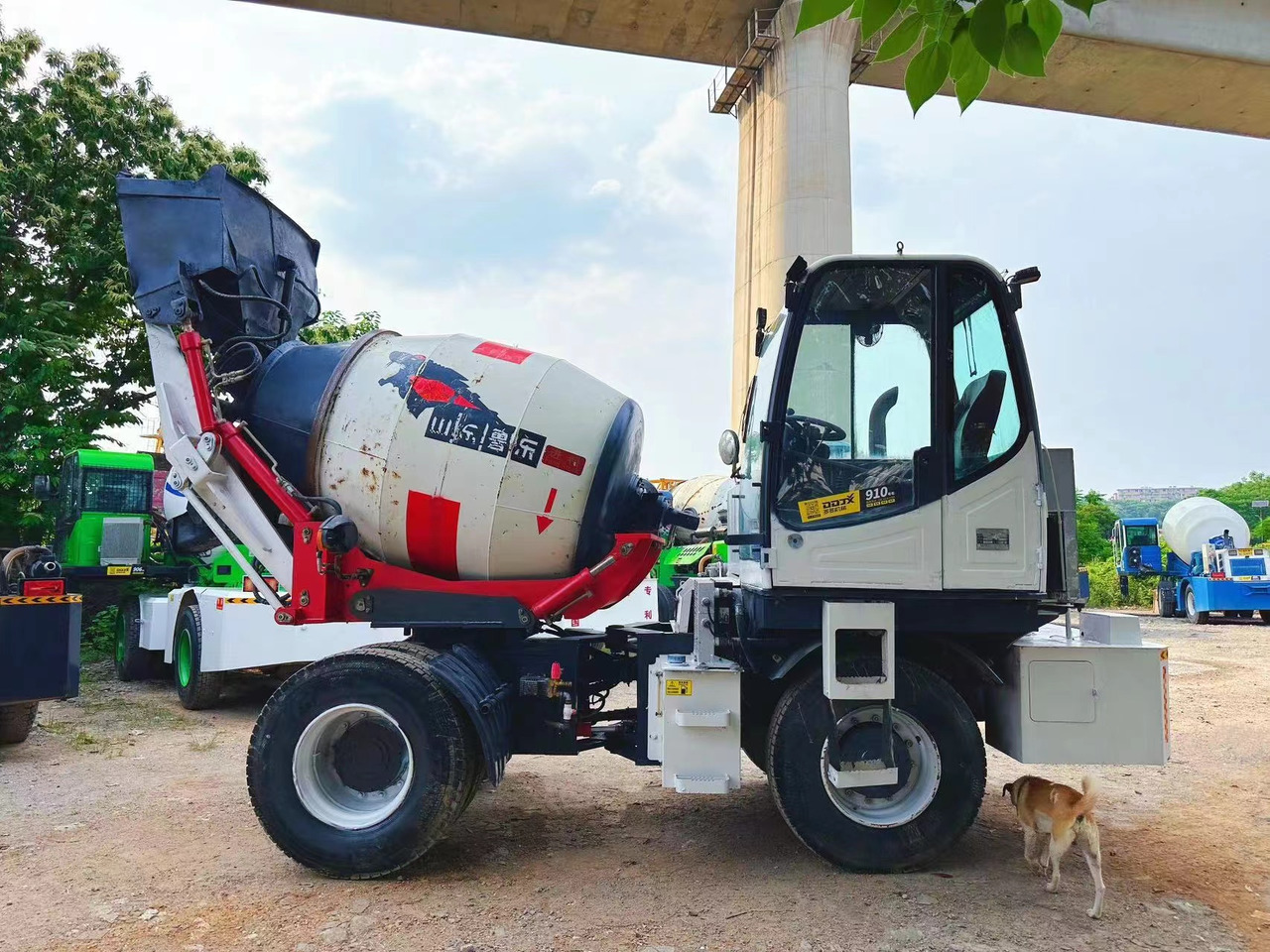 DEYI 2 cubic concrete mixer - Automješalica: slika DEYI 2 cubic concrete mixer - Automješalica DEYI 2 cubic concrete mixer - Automješalica: slika DEYI 2 cubic concrete mixer - Automješalica