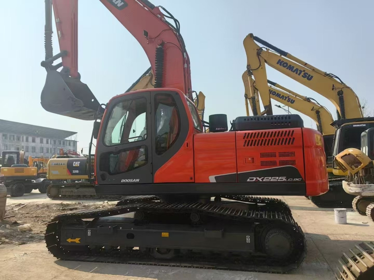 DOOSAN Dx225 - Bager gusjeničar: slika DOOSAN Dx225 - Bager gusjeničar DOOSAN Dx225 - Bager gusjeničar: slika DOOSAN Dx225 - Bager gusjeničar
