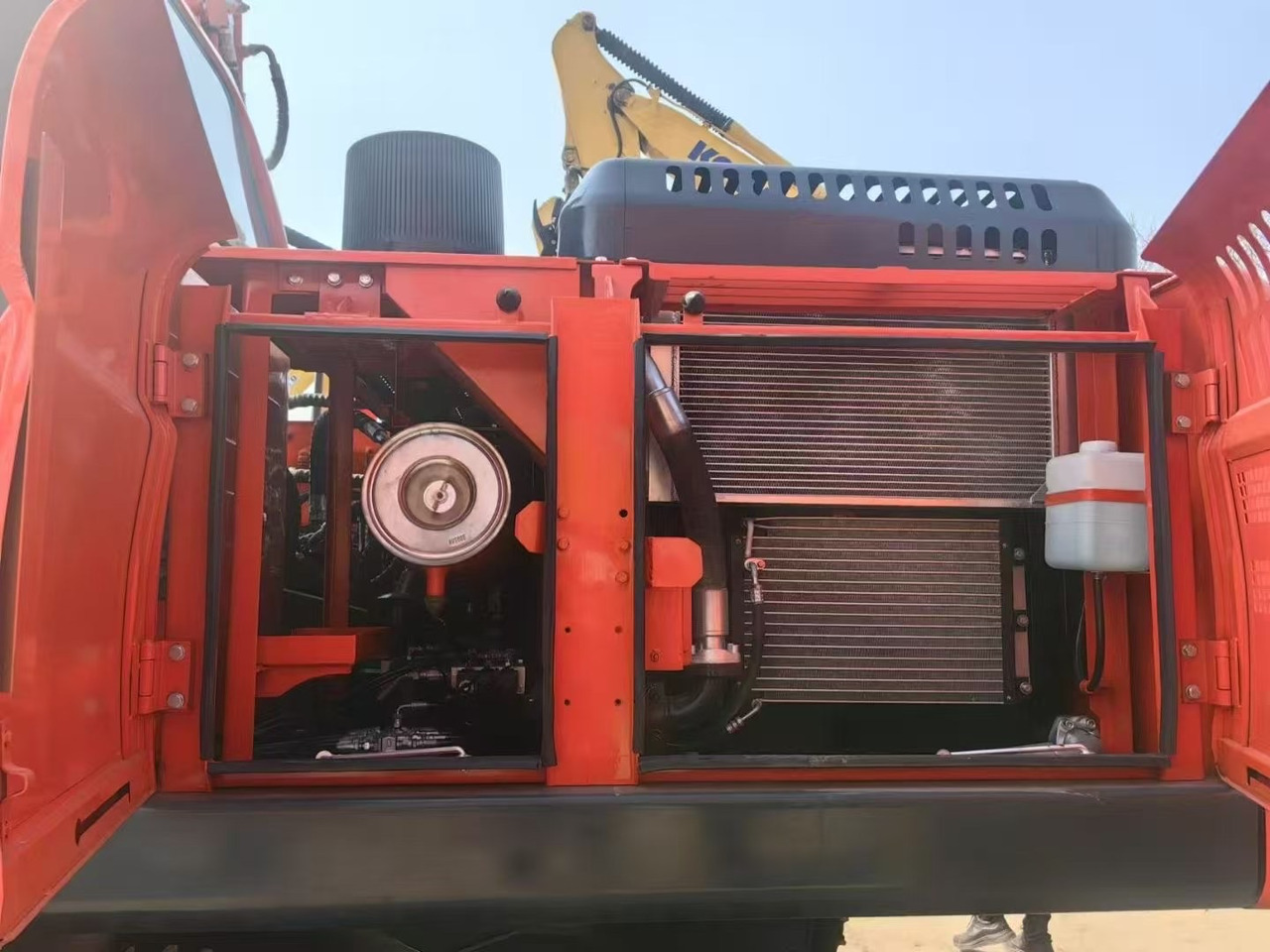 DOOSAN Dx225 - Bager gusjeničar: slika DOOSAN Dx225 - Bager gusjeničar DOOSAN Dx225 - Bager gusjeničar: slika DOOSAN Dx225 - Bager gusjeničar