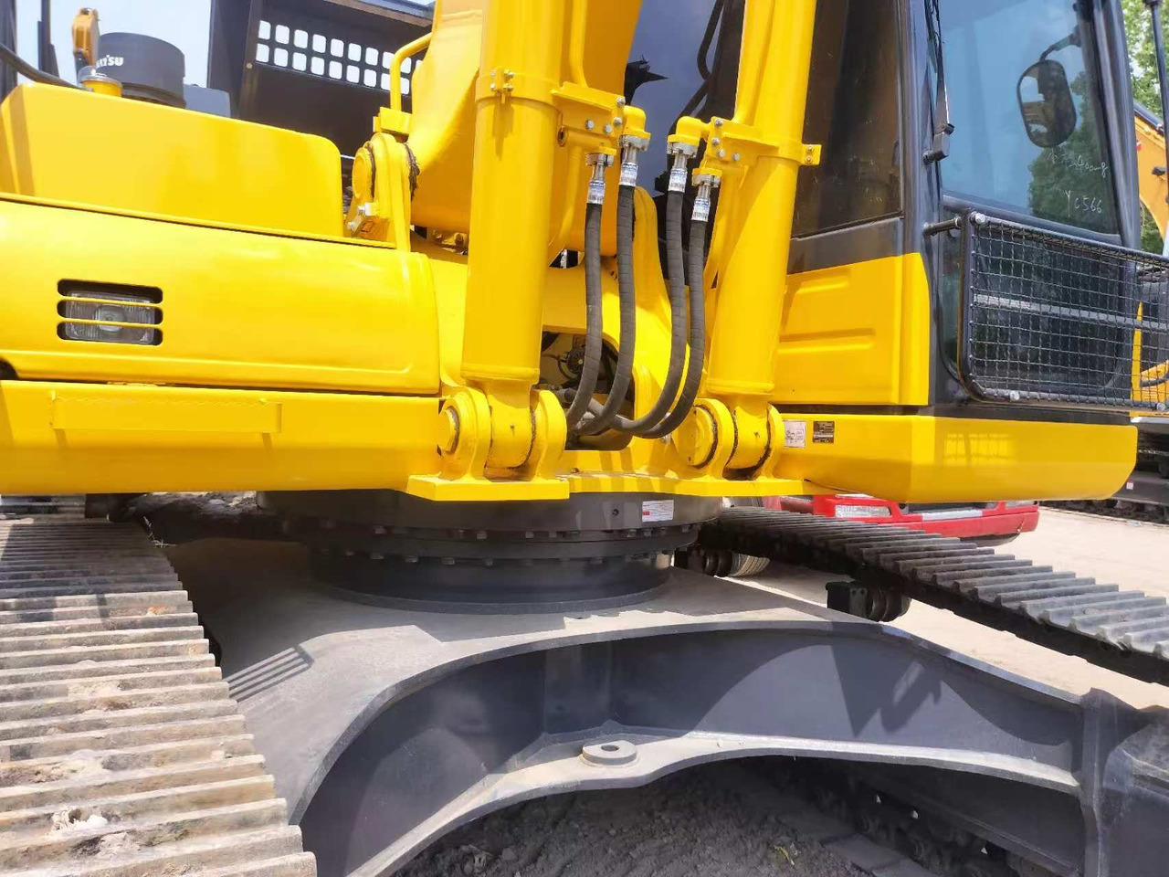 KOMATSU PC400-8 - Bager gusjeničar: slika KOMATSU PC400-8 - Bager gusjeničar KOMATSU PC400-8 - Bager gusjeničar: slika KOMATSU PC400-8 - Bager gusjeničar