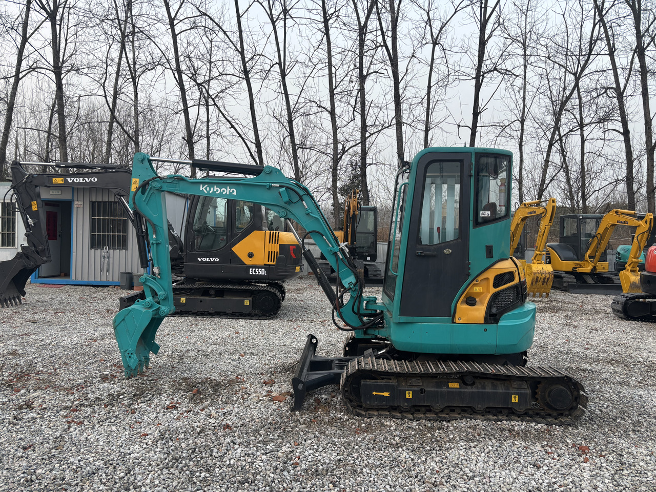 KUBOTA U35 - Mini bager: slika KUBOTA U35 - Mini bager KUBOTA U35 - Mini bager: slika KUBOTA U35 - Mini bager