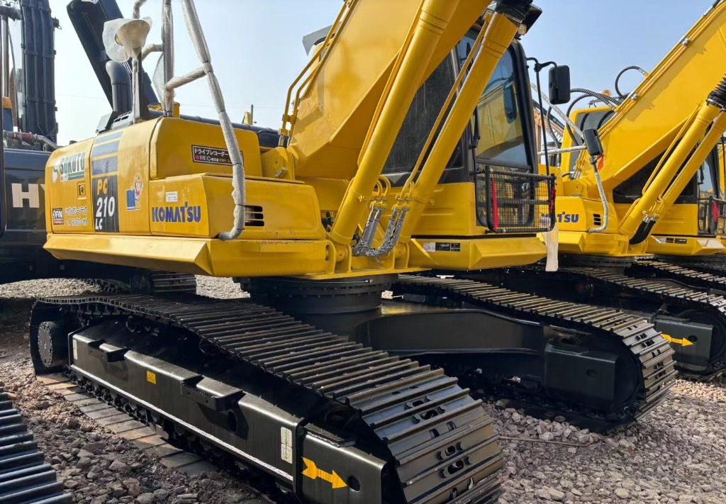 Komatsu PC 210 LC-8 - Bager gusjeničar: slika Komatsu PC 210 LC-8 - Bager gusjeničar Komatsu PC 210 LC-8 - Bager gusjeničar: slika Komatsu PC 210 LC-8 - Bager gusjeničar