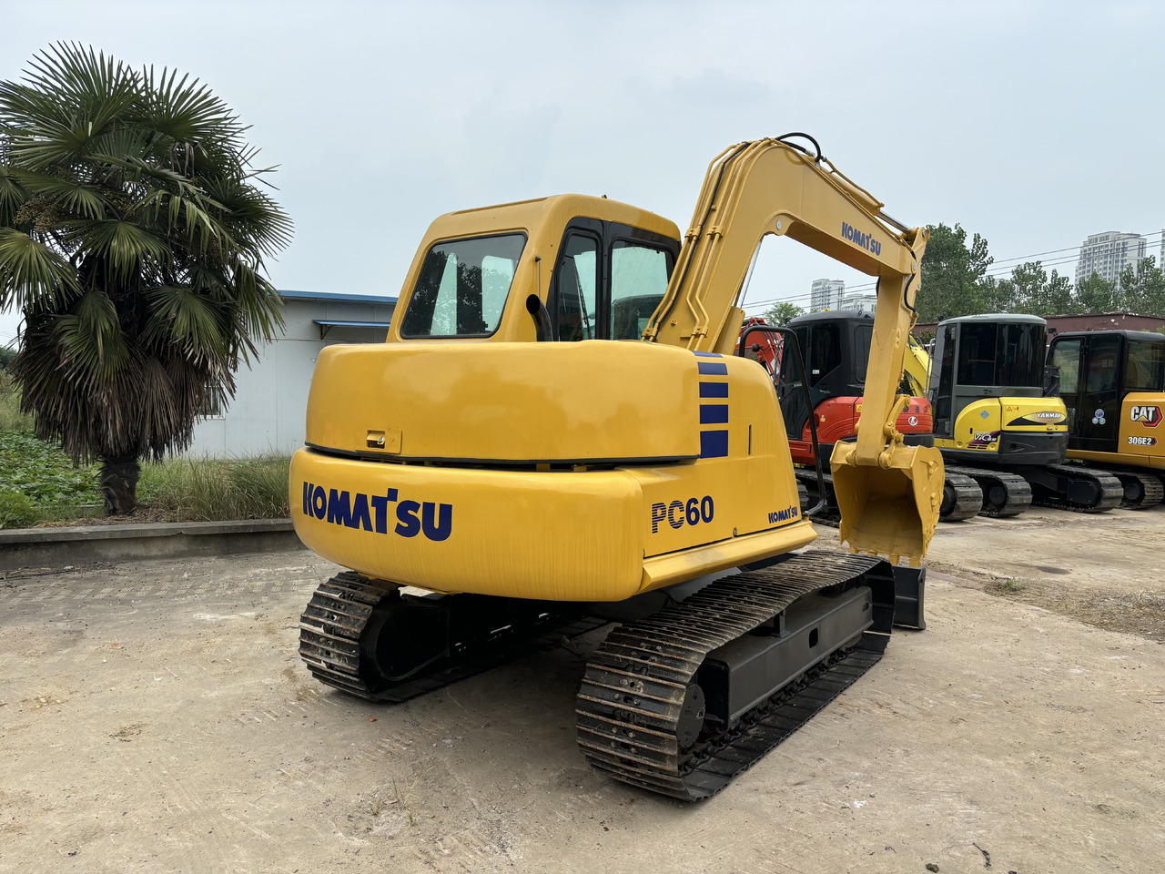 Komatsu PC 60-7 - Mini bager: slika Komatsu PC 60-7 - Mini bager Komatsu PC 60-7 - Mini bager: slika Komatsu PC 60-7 - Mini bager