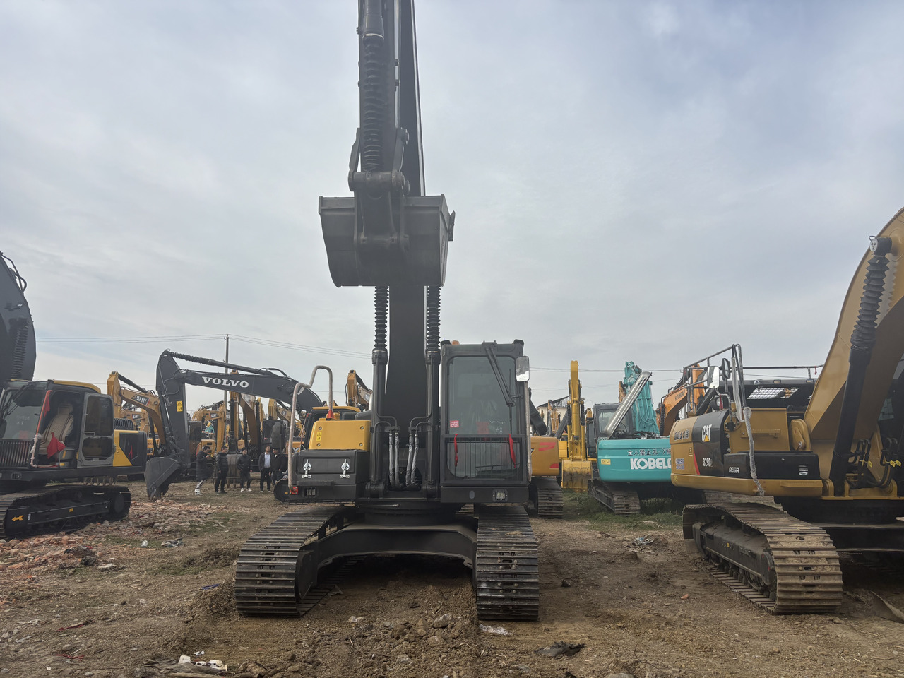 Bager gusjeničar Volvo EC 240: slika Bager gusjeničar Volvo EC 240