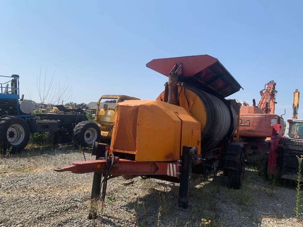 Bagela BF60/25 - Stroj za asfaltiranje: slika Bagela BF60/25 - Stroj za asfaltiranje Bagela BF60/25 - Stroj za asfaltiranje: slika Bagela BF60/25 - Stroj za asfaltiranje