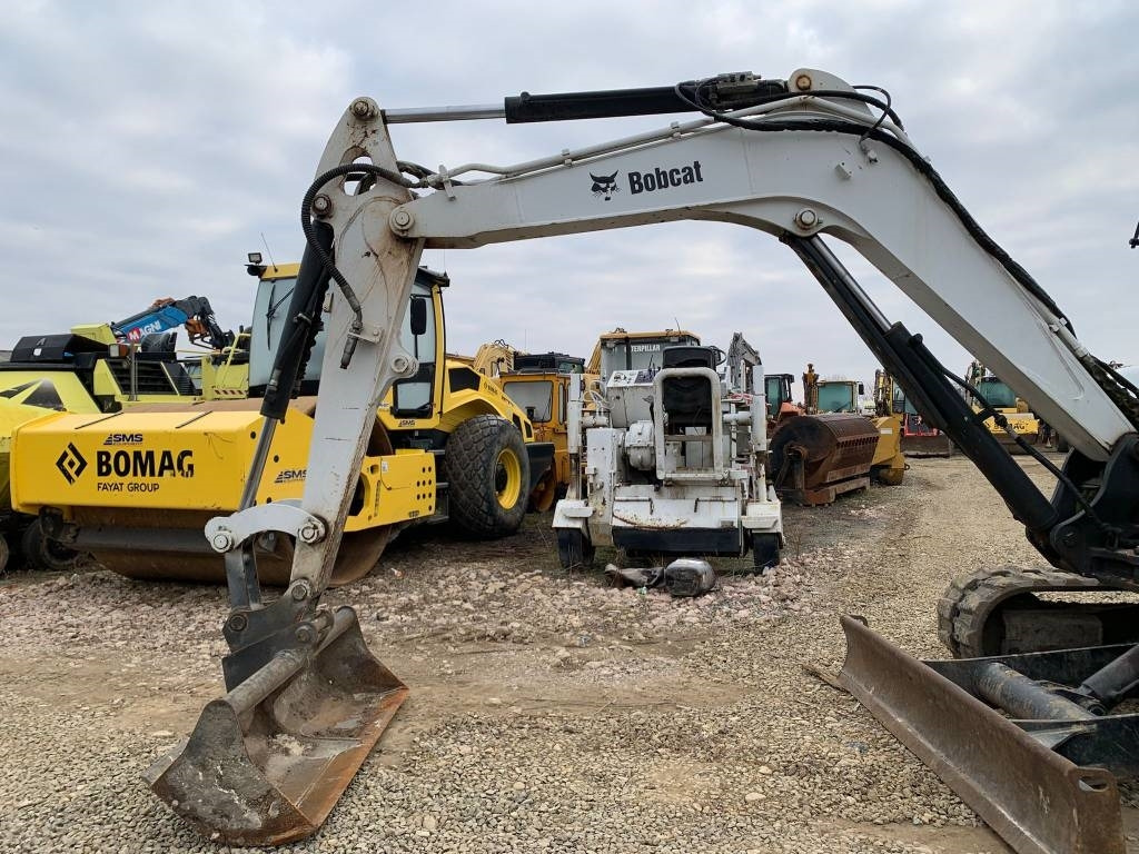 Bobcat E 60 - Mini bager: slika Bobcat E 60 - Mini bager Bobcat E 60 - Mini bager: slika Bobcat E 60 - Mini bager