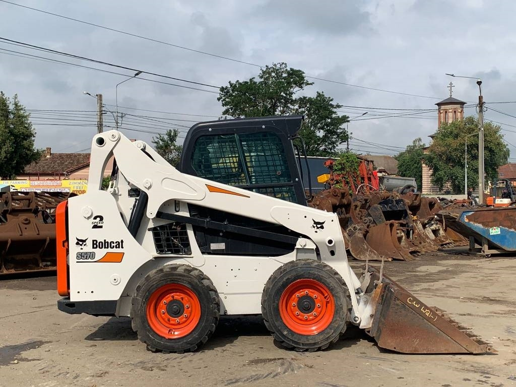 Bobcat S 570 - Mini utovarivač: slika Bobcat S 570 - Mini utovarivač Bobcat S 570 - Mini utovarivač: slika Bobcat S 570 - Mini utovarivač