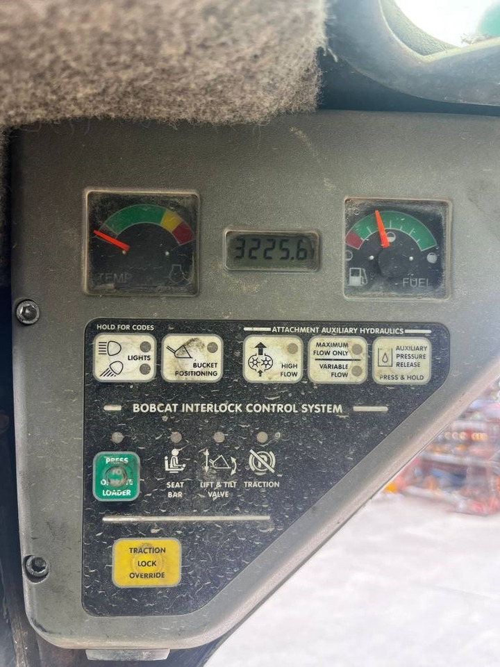 Kompaktni utovarivač gusjeničar Bobcat T 190: slika Kompaktni utovarivač gusjeničar Bobcat T 190