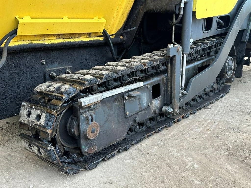 Finišer za asfalt Bomag BF 223 C: slika Finišer za asfalt Bomag BF 223 C