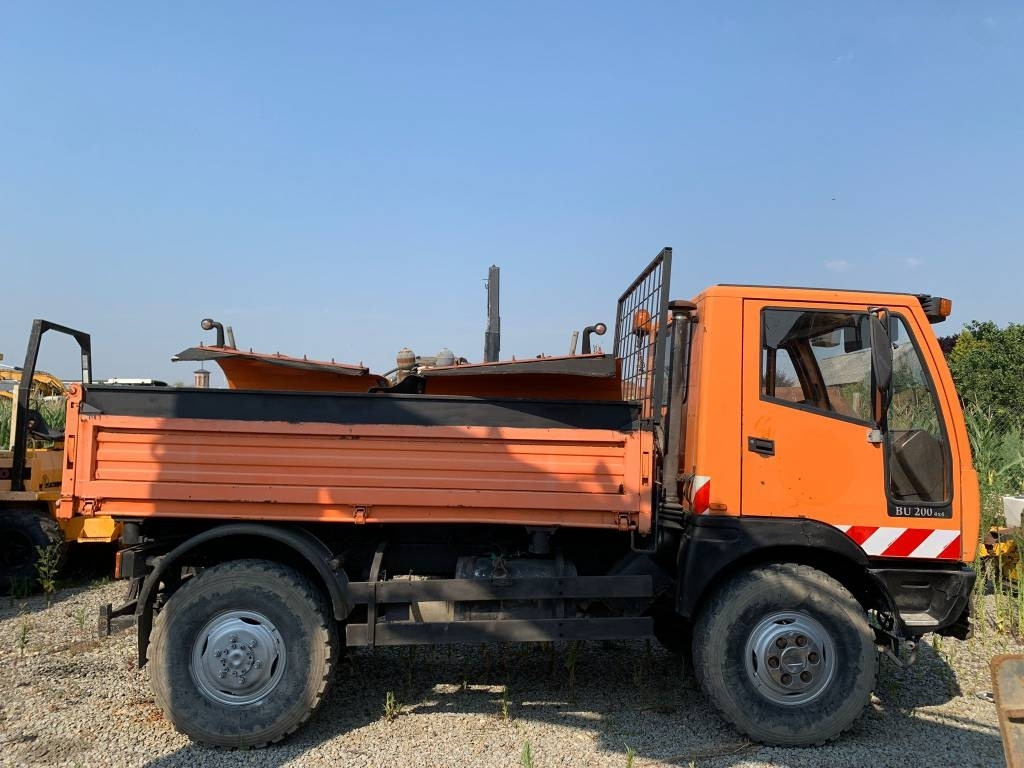 Bucher BU 200 - Vozilo za čišćenje snijega: slika Bucher BU 200 - Vozilo za čišćenje snijega Bucher BU 200 - Vozilo za čišćenje snijega: slika Bucher BU 200 - Vozilo za čišćenje snijega