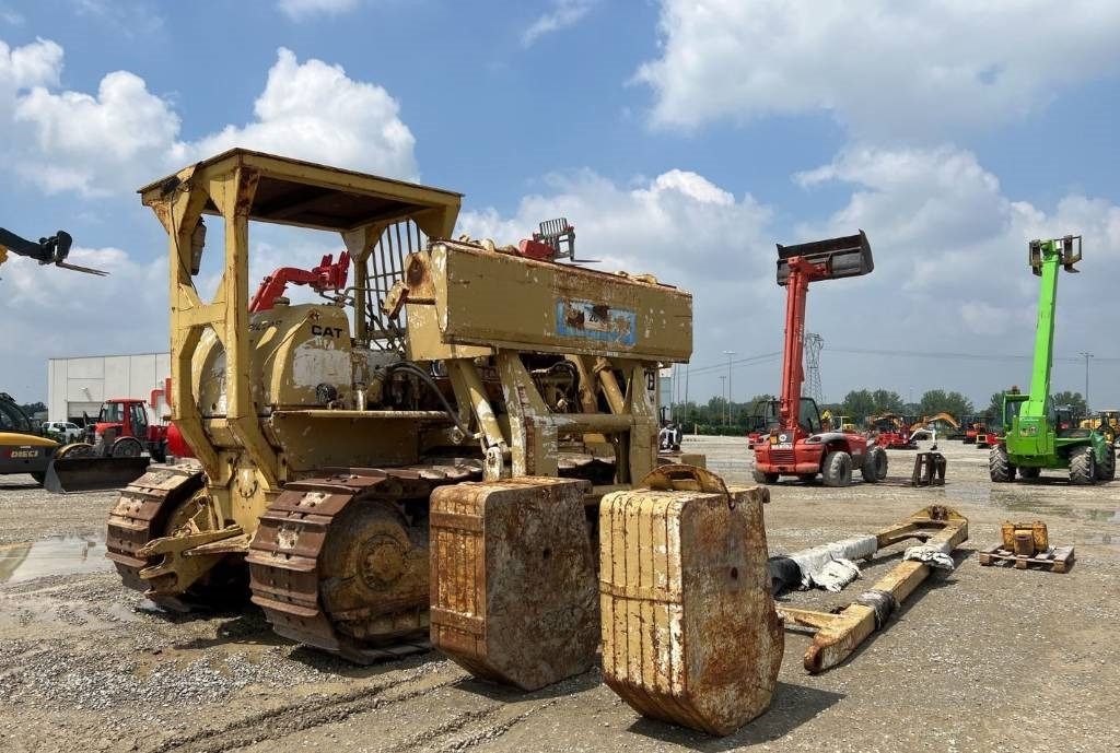 Polagač cijevi CAT 583 H: slika Polagač cijevi CAT 583 H Polagač cijevi CAT 583 H: slika Polagač cijevi CAT 583 H