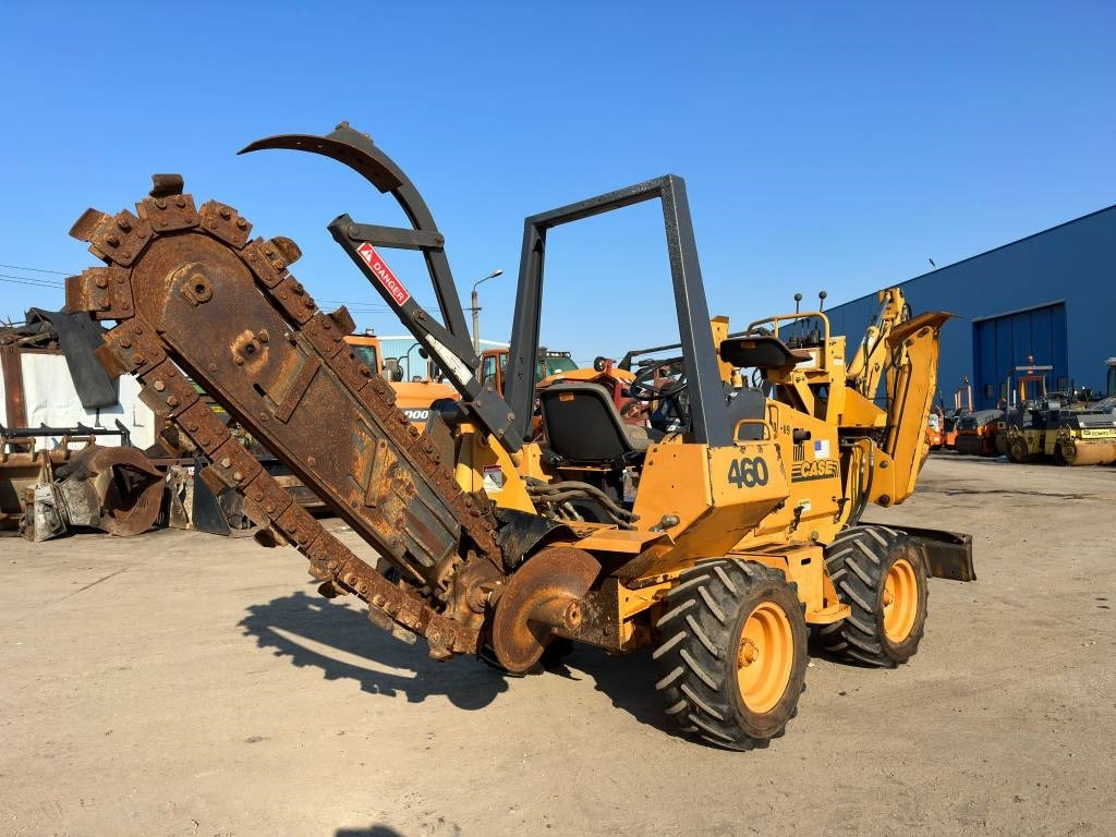 Case 460 - Trenčer: slika Case 460 - Trenčer Case 460 - Trenčer: slika Case 460 - Trenčer