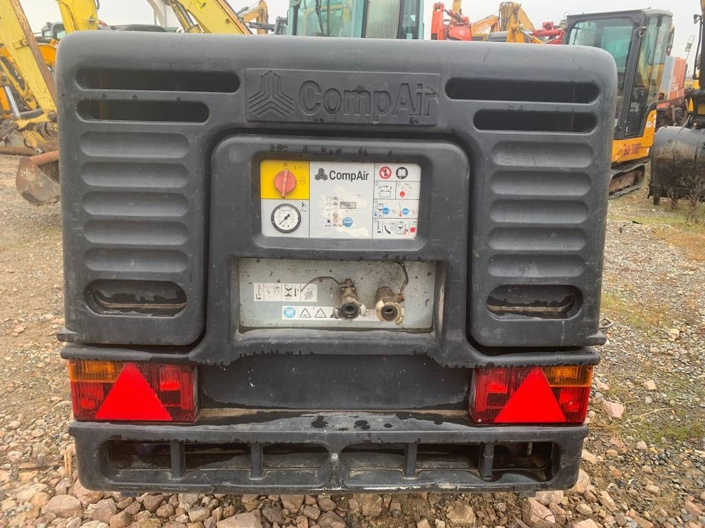 Compair DLT 0407 - Zračni kompresor: slika Compair DLT 0407 - Zračni kompresor Compair DLT 0407 - Zračni kompresor: slika Compair DLT 0407 - Zračni kompresor