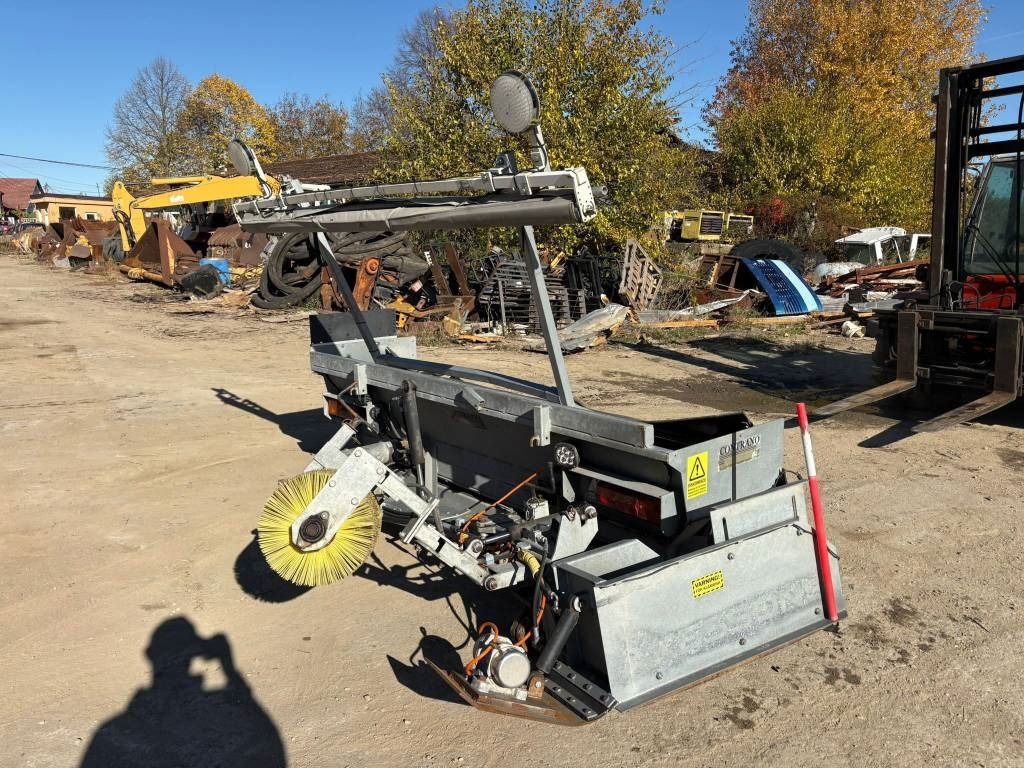 Contrano CH-KL - Metla: slika Contrano CH-KL - Metla Contrano CH-KL - Metla: slika Contrano CH-KL - Metla