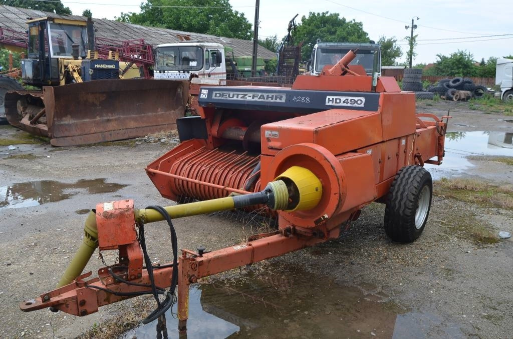 Deutz-fahr HD490 - Kvadratna balirka: slika Deutz-fahr HD490 - Kvadratna balirka Deutz-fahr HD490 - Kvadratna balirka: slika Deutz-fahr HD490 - Kvadratna balirka