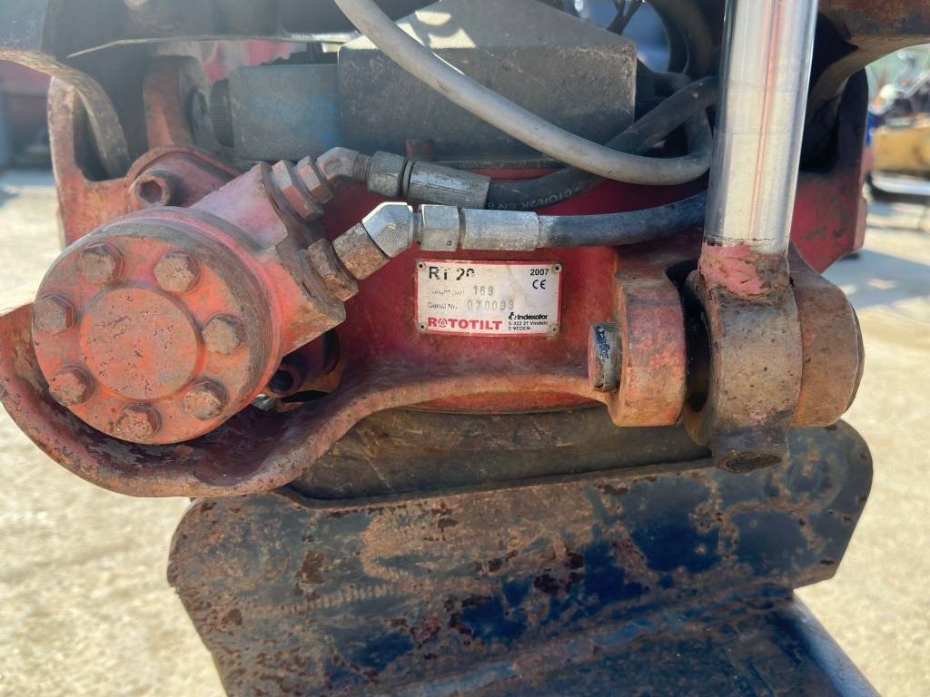 Rovokopač-utovarivač Ditch Witch XT 1600: slika Rovokopač-utovarivač Ditch Witch XT 1600