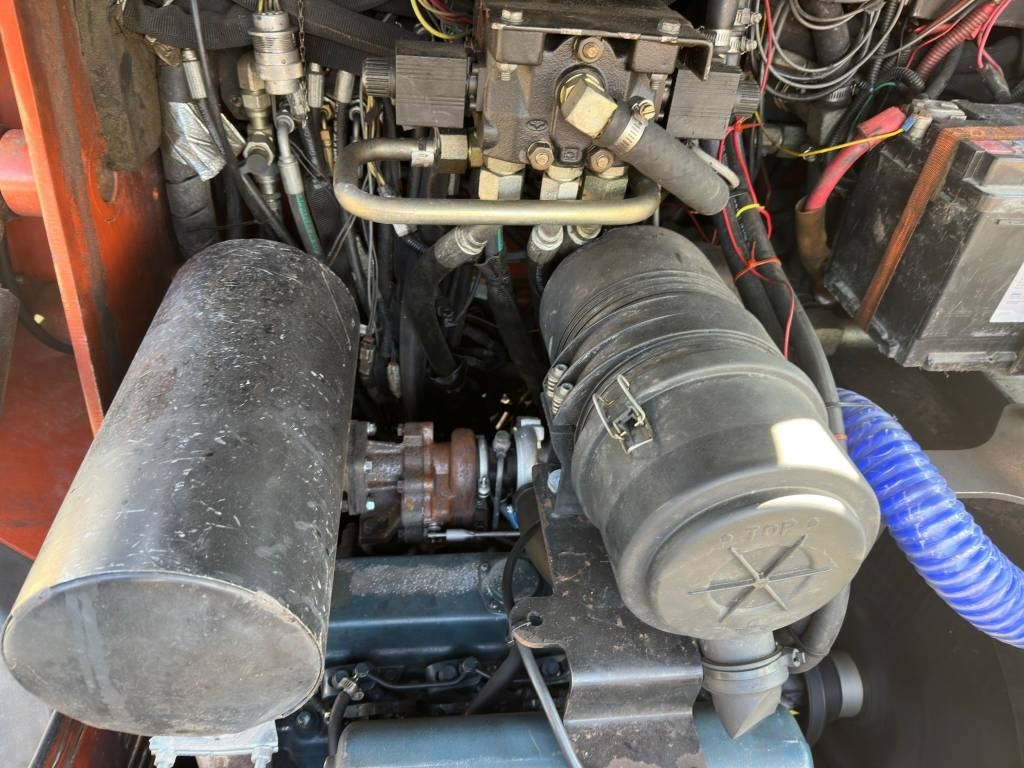 Rovokopač-utovarivač Ditch Witch XT 1600: slika Rovokopač-utovarivač Ditch Witch XT 1600