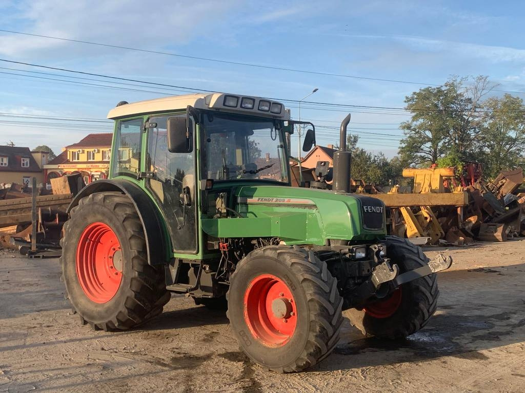Fendt 209S  - Traktor: slika Fendt 209S  - Traktor Fendt 209S  - Traktor: slika Fendt 209S  - Traktor