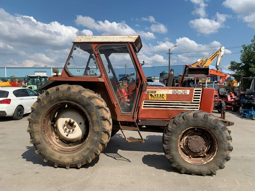 Fiat 80-90 DT - Traktor: slika Fiat 80-90 DT - Traktor Fiat 80-90 DT - Traktor: slika Fiat 80-90 DT - Traktor