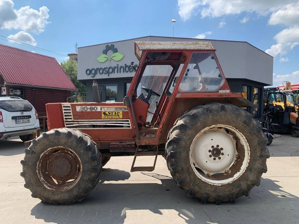 Fiat 80-90 DT - Traktor: slika Fiat 80-90 DT - Traktor Fiat 80-90 DT - Traktor: slika Fiat 80-90 DT - Traktor