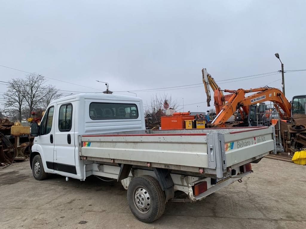 Fiat Ducato - Dostavno vozilo s ravnom platformom: slika Fiat Ducato - Dostavno vozilo s ravnom platformom Fiat Ducato - Dostavno vozilo s ravnom platformom: slika Fiat Ducato - Dostavno vozilo s ravnom platformom