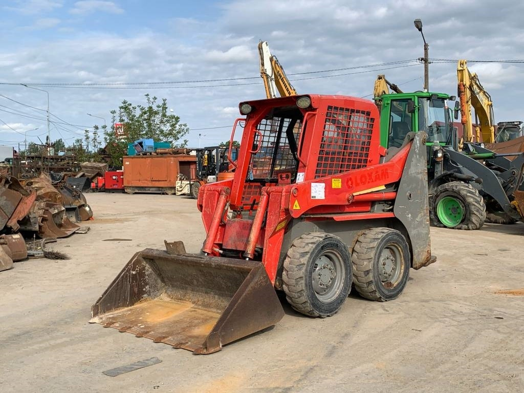Gehl SL3840SX - Mini utovarivač: slika Gehl SL3840SX - Mini utovarivač Gehl SL3840SX - Mini utovarivač: slika Gehl SL3840SX - Mini utovarivač