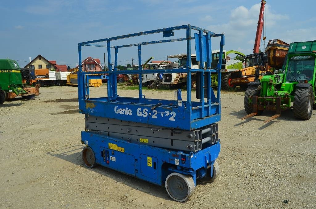 Genie GS 2032 - Škarasta podizna platforma: slika Genie GS 2032 - Škarasta podizna platforma Genie GS 2032 - Škarasta podizna platforma: slika Genie GS 2032 - Škarasta podizna platforma