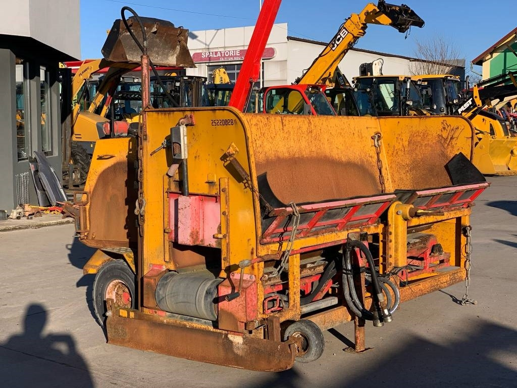 BM Brande RBU2550H - Građevinski strojevi: slika BM Brande RBU2550H - Građevinski strojevi BM Brande RBU2550H - Građevinski strojevi: slika BM Brande RBU2550H - Građevinski strojevi