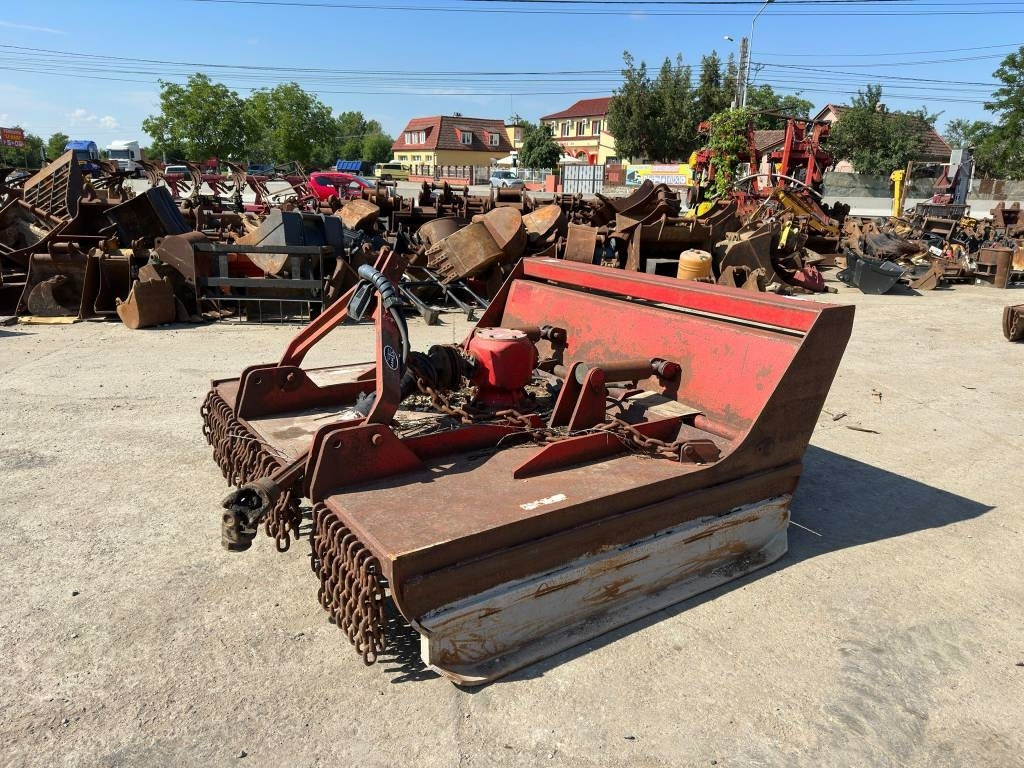 Grenier Franco SD2000 - Šumarski malčer: slika Grenier Franco SD2000 - Šumarski malčer Grenier Franco SD2000 - Šumarski malčer: slika Grenier Franco SD2000 - Šumarski malčer