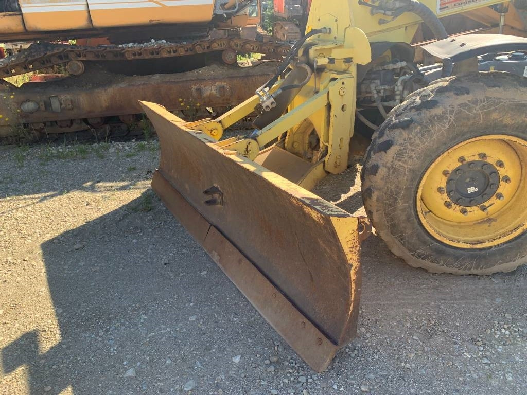 Grejder HBM Nobas BG160TA FOR PARTS: slika Grejder HBM Nobas BG160TA FOR PARTS