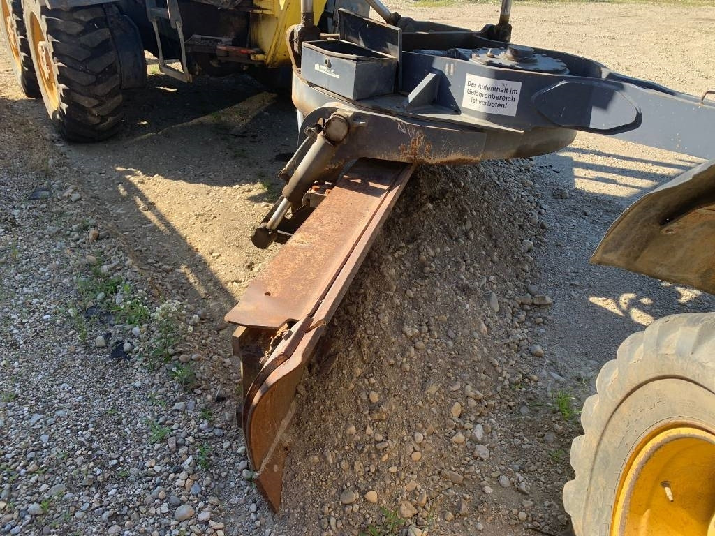 Grejder HBM Nobas BG160TA FOR PARTS: slika Grejder HBM Nobas BG160TA FOR PARTS