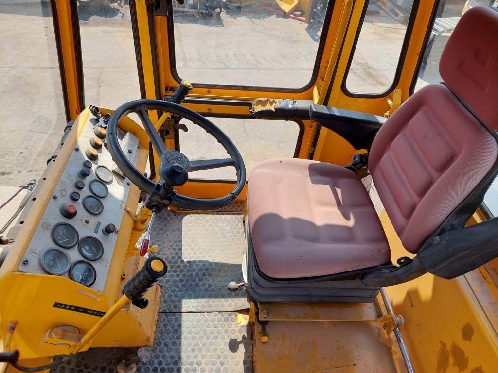 Hamm 2210SD - Kompaktor: slika Hamm 2210SD - Kompaktor Hamm 2210SD - Kompaktor: slika Hamm 2210SD - Kompaktor