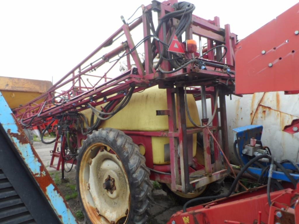 Hardi TZ2500 - Vučena prskalica: slika Hardi TZ2500 - Vučena prskalica Hardi TZ2500 - Vučena prskalica: slika Hardi TZ2500 - Vučena prskalica