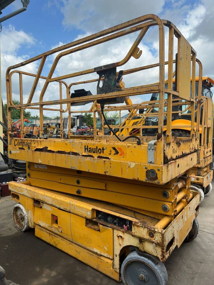 Haulotte Compact 10  - Škarasta podizna platforma: slika Haulotte Compact 10  - Škarasta podizna platforma Haulotte Compact 10  - Škarasta podizna platforma: slika Haulotte Compact 10  - Škarasta podizna platforma