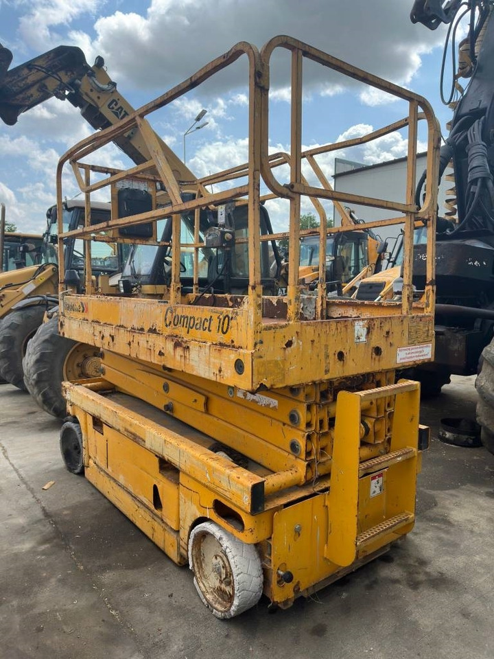 Haulotte Compact 10  - Škarasta podizna platforma: slika Haulotte Compact 10  - Škarasta podizna platforma Haulotte Compact 10  - Škarasta podizna platforma: slika Haulotte Compact 10  - Škarasta podizna platforma