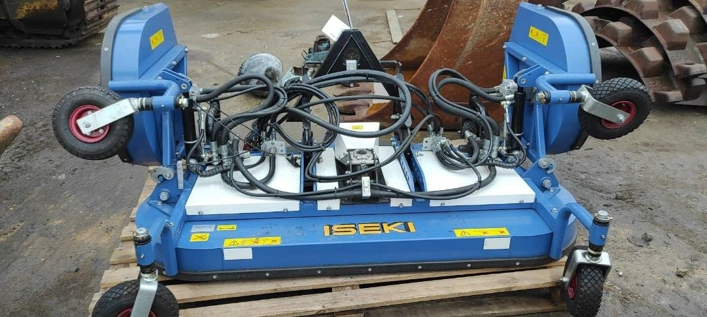 Iseki THM 3000B - Kosilica: slika Iseki THM 3000B - Kosilica Iseki THM 3000B - Kosilica: slika Iseki THM 3000B - Kosilica