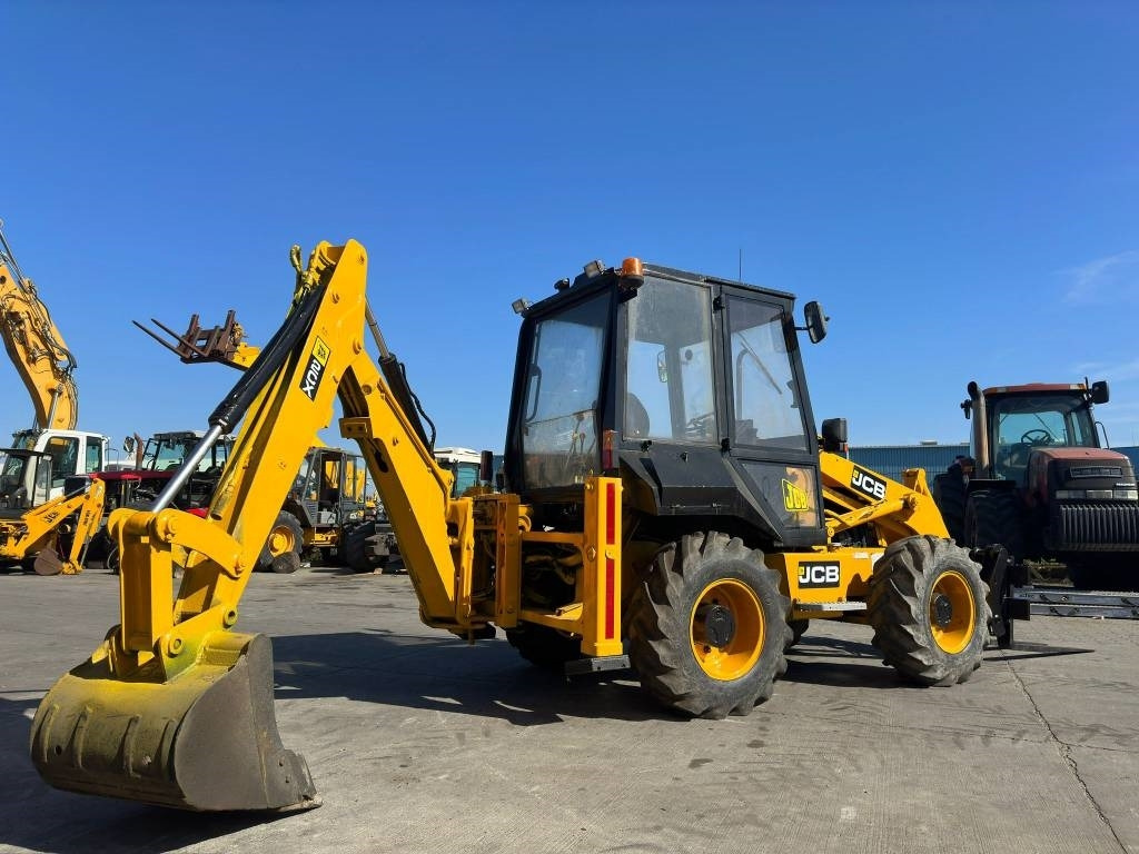Rovokopač-utovarivač JCB 2 CX: slika Rovokopač-utovarivač JCB 2 CX