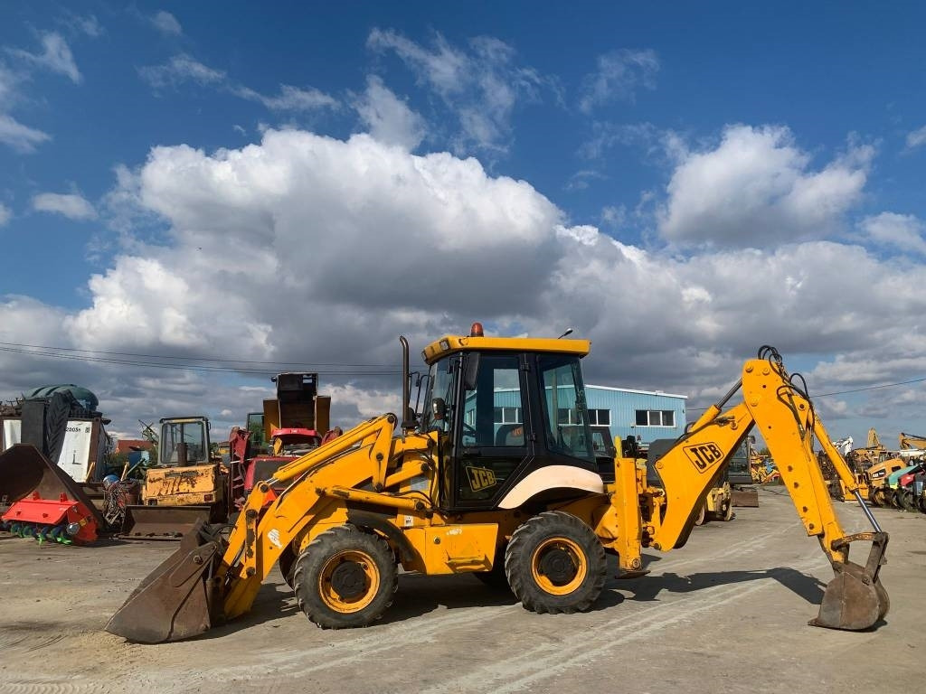 Rovokopač-utovarivač JCB 2 CX: slika Rovokopač-utovarivač JCB 2 CX Rovokopač-utovarivač JCB 2 CX: slika Rovokopač-utovarivač JCB 2 CX