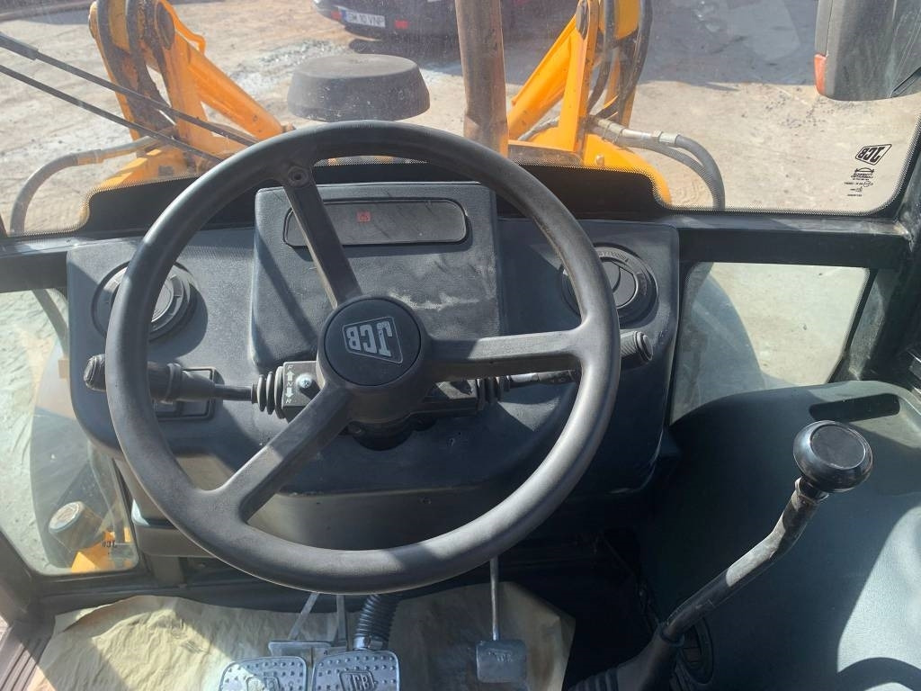 Rovokopač-utovarivač JCB 2 CX: slika Rovokopač-utovarivač JCB 2 CX Rovokopač-utovarivač JCB 2 CX: slika Rovokopač-utovarivač JCB 2 CX