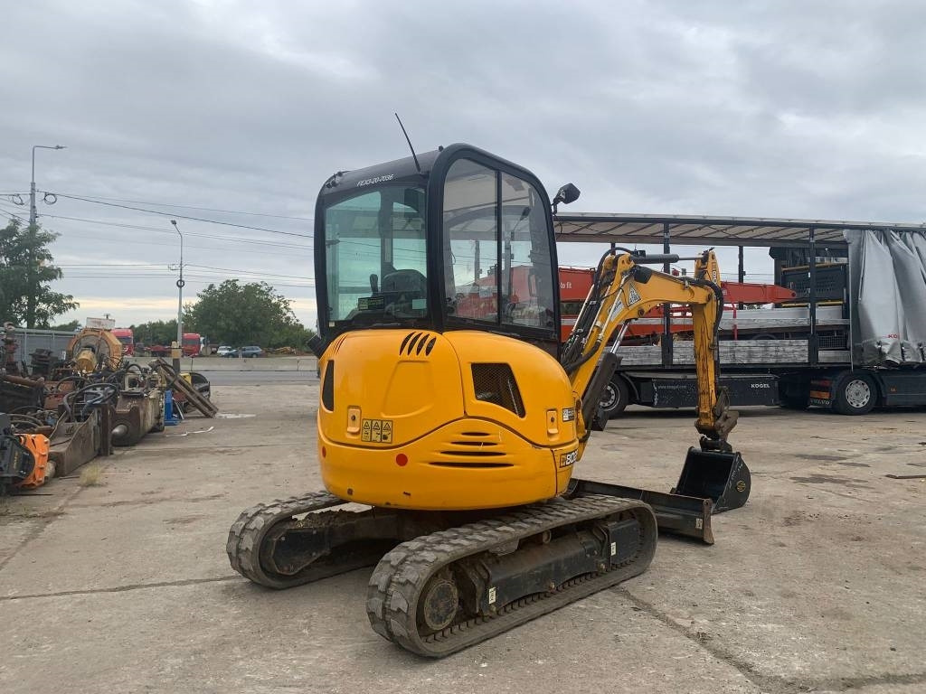 JCB 8025 ZTS  - Mini bager: slika JCB 8025 ZTS  - Mini bager JCB 8025 ZTS  - Mini bager: slika JCB 8025 ZTS  - Mini bager