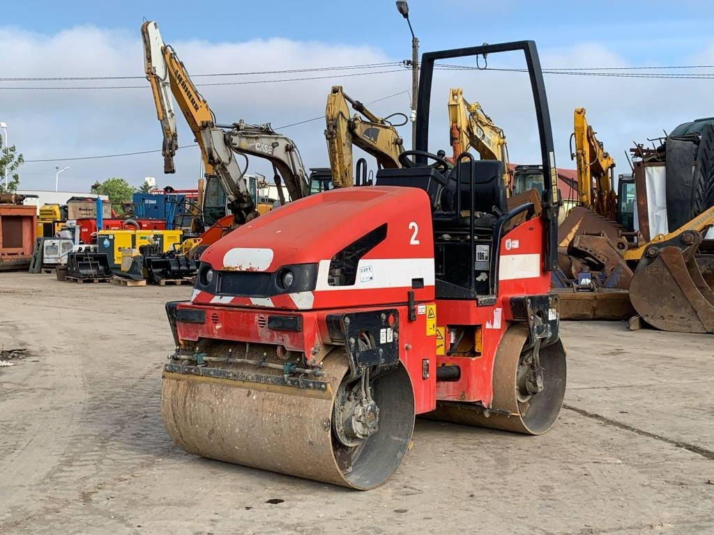 JCB VMT 260 - Cestovni valjak: slika JCB VMT 260 - Cestovni valjak JCB VMT 260 - Cestovni valjak: slika JCB VMT 260 - Cestovni valjak