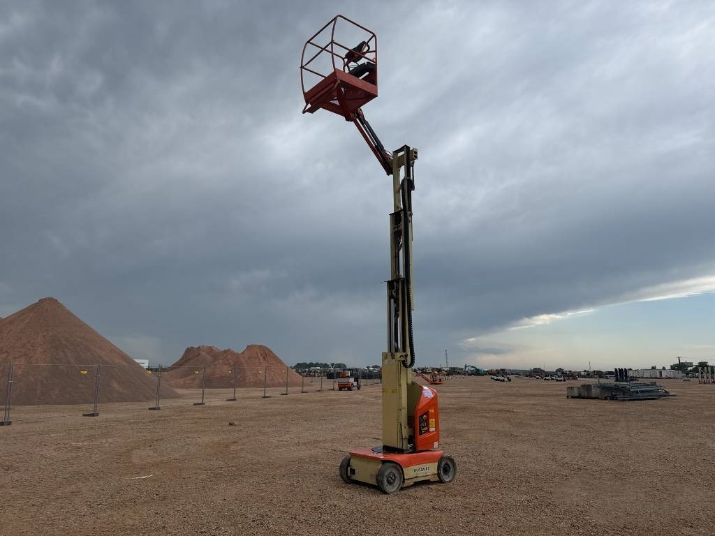 JLG Toucan 8 E - Platforma za podizanje stupa u okomitom položaju: slika JLG Toucan 8 E - Platforma za podizanje stupa u okomitom položaju JLG Toucan 8 E - Platforma za podizanje stupa u okomitom položaju: slika JLG Toucan 8 E - Platforma za podizanje stupa u okomitom položaju