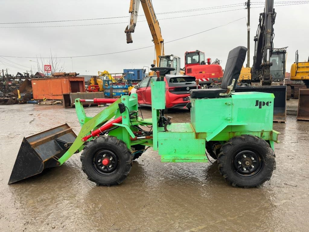 JPC ME18 - Zglobni utovarivač: slika JPC ME18 - Zglobni utovarivač JPC ME18 - Zglobni utovarivač: slika JPC ME18 - Zglobni utovarivač