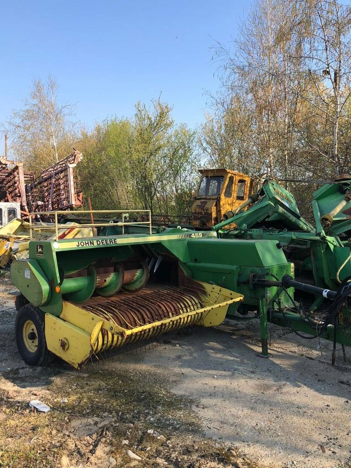John Deere 459 - Kvadratna balirka: slika John Deere 459 - Kvadratna balirka John Deere 459 - Kvadratna balirka: slika John Deere 459 - Kvadratna balirka