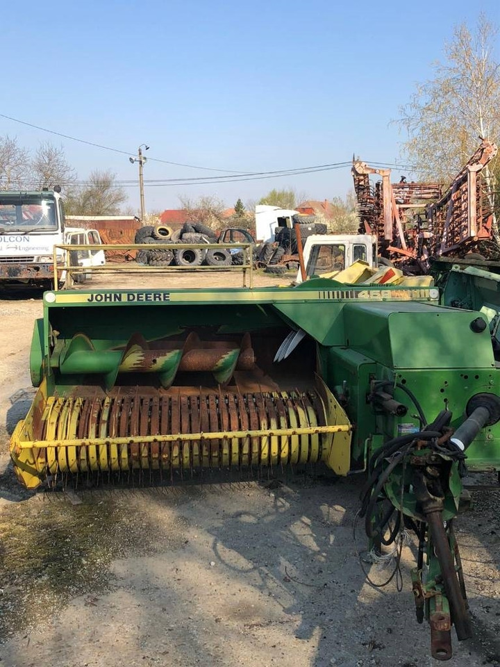 John Deere 459 - Kvadratna balirka: slika John Deere 459 - Kvadratna balirka John Deere 459 - Kvadratna balirka: slika John Deere 459 - Kvadratna balirka