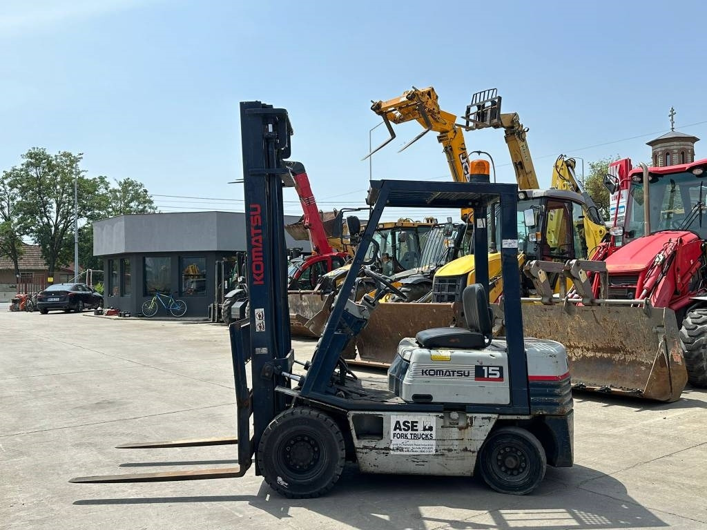 Komatsu FG 15 HT-15 - Viličar: slika Komatsu FG 15 HT-15 - Viličar Komatsu FG 15 HT-15 - Viličar: slika Komatsu FG 15 HT-15 - Viličar