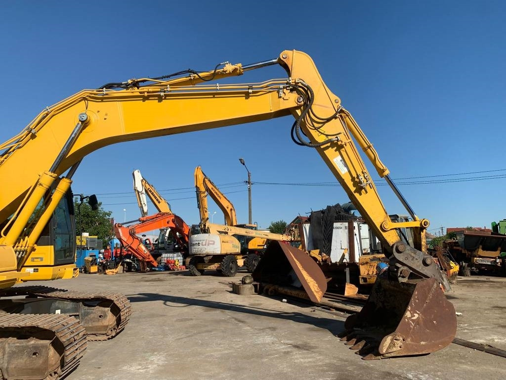 Komatsu HB 215 LC-3 - Bager gusjeničar: slika Komatsu HB 215 LC-3 - Bager gusjeničar Komatsu HB 215 LC-3 - Bager gusjeničar: slika Komatsu HB 215 LC-3 - Bager gusjeničar